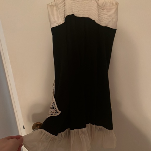 Black and white dress - Picture 3 of 3